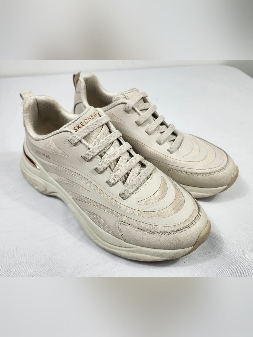 Skechers Women's 8.5 M Neutral Cream Athletic Slip On Sneakers